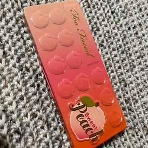 Too Faced Sweet Peach Palette